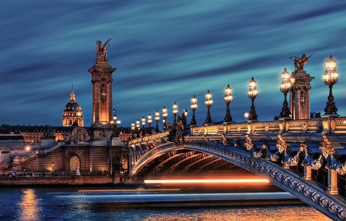 Attractions to visit in Paris for a luxury getaway. Explore the capital city of France. 